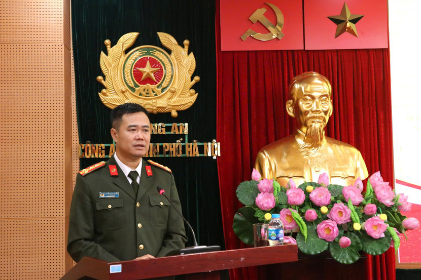 Đại tá Nguyễn Ngọc Quyền - Phó Bí thư Đảng ủy, Phó Giám đốc CATP Hà Nội điều hành phần suy tôn, đề nghị tặng danh hiệu thi đua năm 2025 cho các đơn vị trong cụm