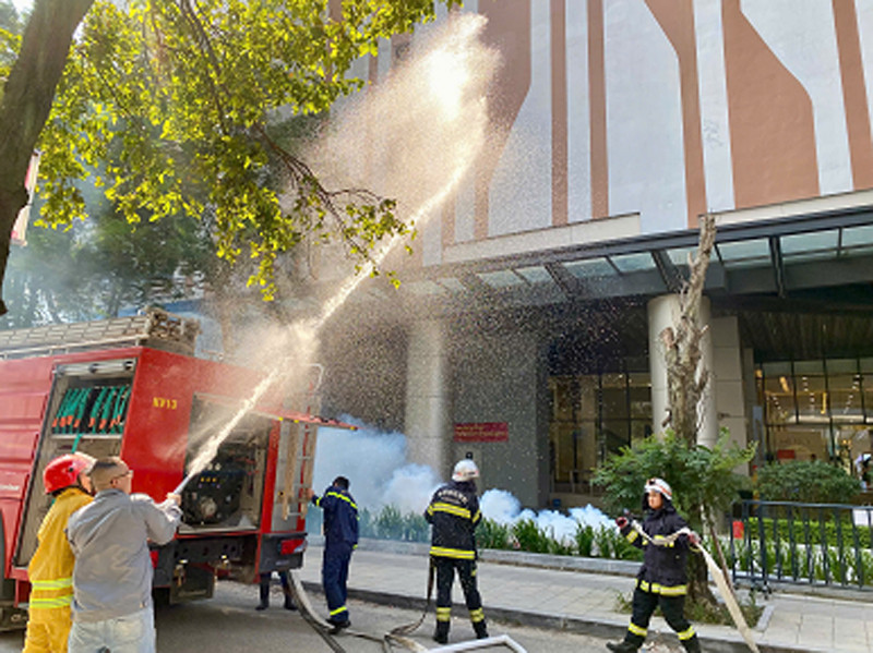 Cảnh sát PCCC và CNCH phối hợp thực tập phương án PCCC và CNCH tại nhà cao tầng