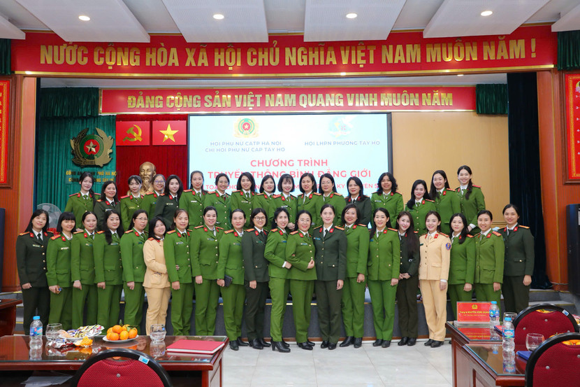 Các đại biểu tham gia chương trình Các đại biểu tham gia chương trình