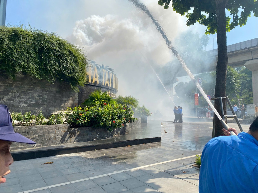 Lực lượng PCCC cơ sở triển khai cơ sở triển khai phương tiện chữa cháy tại chỗ khống chế đám cháy