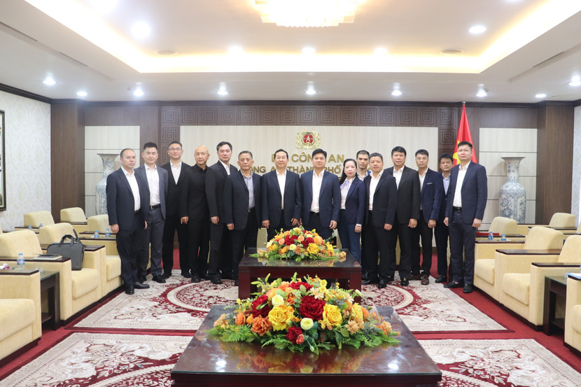 Đoàn Công an tỉnh Quý Châu, Trung Quốc thăm và làm việc, trao đổi kinh nghiệm đấu tranh phòng chống tội phạm tại Công an thành phố Hà Nội