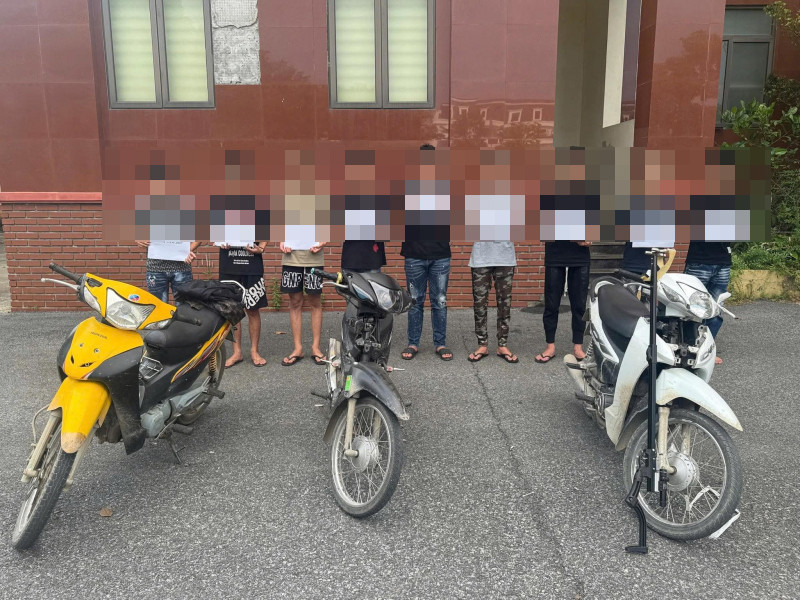 Nhóm đối tượng liên quan