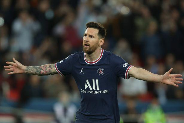 Messi chỉ là cầu thủ thứ hai sau Ronaldo đạt thu nhập 1 tỷ USD Messi chỉ là cầu thủ thứ hai sau Ronaldo đạt thu nhập 1 tỷ USD