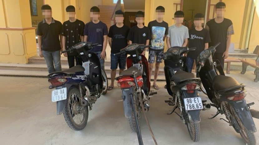 Nhóm đối tượng và phương tiện cùng tang vật