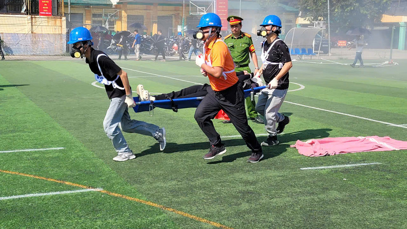 Nội dung thi cứu nạn người mắc kẹt trong đám cháy Nội dung thi cứu nạn người mắc kẹt trong đám cháy