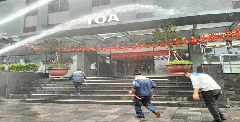 Lực lượng PCCC cơ sở triển khai các hoạt động chữa cháy và CNCH ban đầu Lực lượng PCCC cơ sở triển khai các hoạt động chữa cháy và CNCH ban đầu