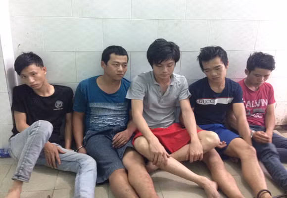 Vợ ghen tuông thuê giang hồ đánh chồng cướp tài sản ảnh 1