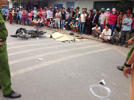 Bị xe tải tông chết sau khi cướp giật? ảnh 1