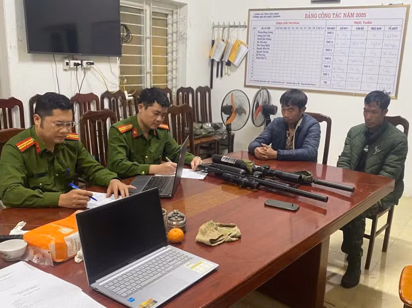 Cơ quan Công an ghi lời khai các đối tượng