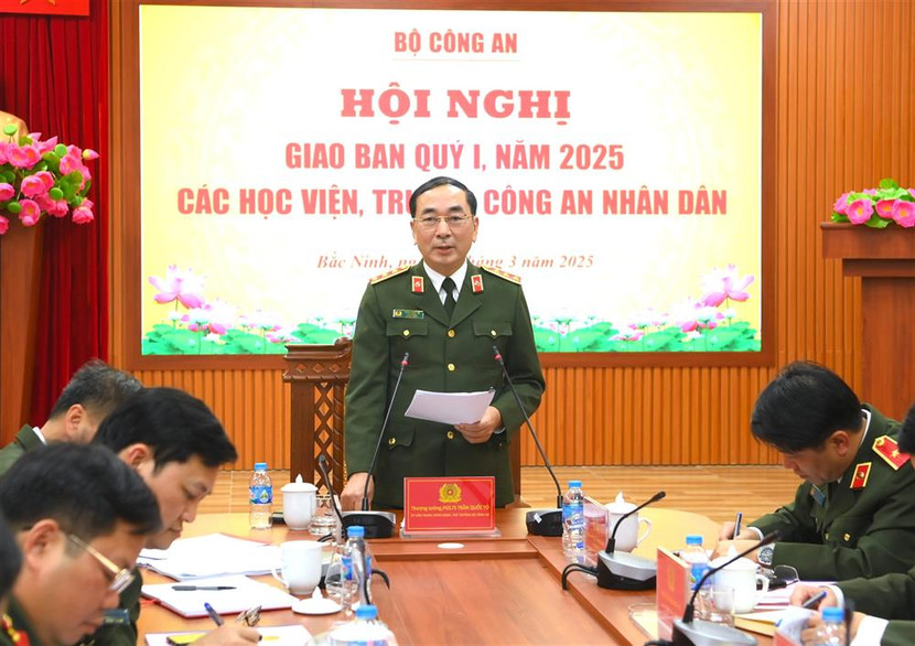 Thượng tướng, PGS.TS Trần Quốc Tỏ, Ủy viên Trung ương Đảng, Phó Bí thư Đảng ủy Công an Trung ương, Thứ trưởng Bộ Công an phát biểu chỉ đạo tại Hội nghị Thượng tướng, PGS.TS Trần Quốc Tỏ, Ủy viên Trung ương Đảng, Phó Bí thư Đảng ủy Công an Trung ương, Thứ trưởng Bộ Công an phát biểu chỉ đạo tại Hội nghị