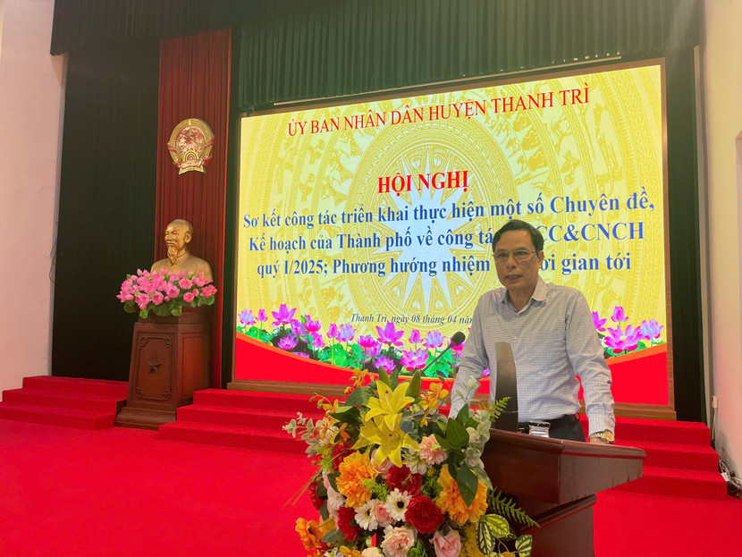 Ông Nguyễn Huy Toàn - Phó Chủ tịch UBND huyện Thanh Trì phát biểu tại hội nghị