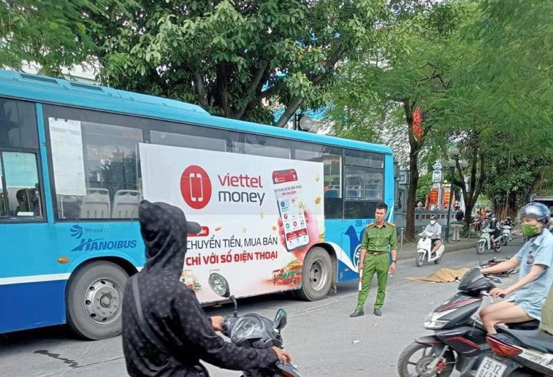 Cơ quan Công an phân luồng giao thông, bảo vệ hiện trường vụ TNGT