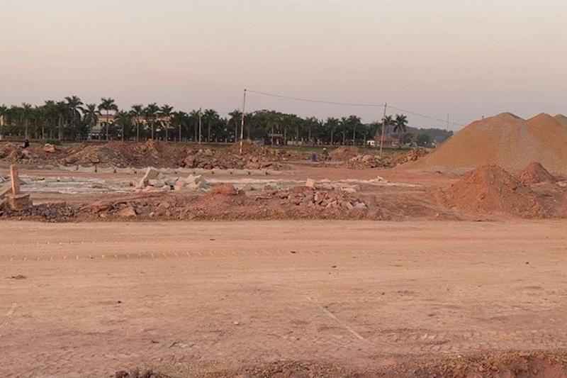 Hạ tầng chưa hoàn thành nhưng đã được bán đấu giá 98 lô đất tại xã Tân Hưng, huyện Lạng Giang