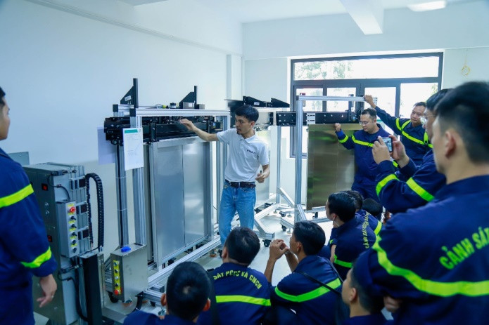 Tìm hiểu nguyên lý hoạt động của thang máy và hướng xử lý khi có sự cố Tìm hiểu nguyên lý hoạt động của thang máy và hướng xử lý khi có sự cố