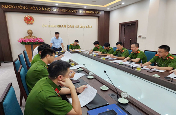 Ông Dương Viết Cường - Chủ tịch UBND xã Gia Lâm phát biểu ý kiến tại hội nghị