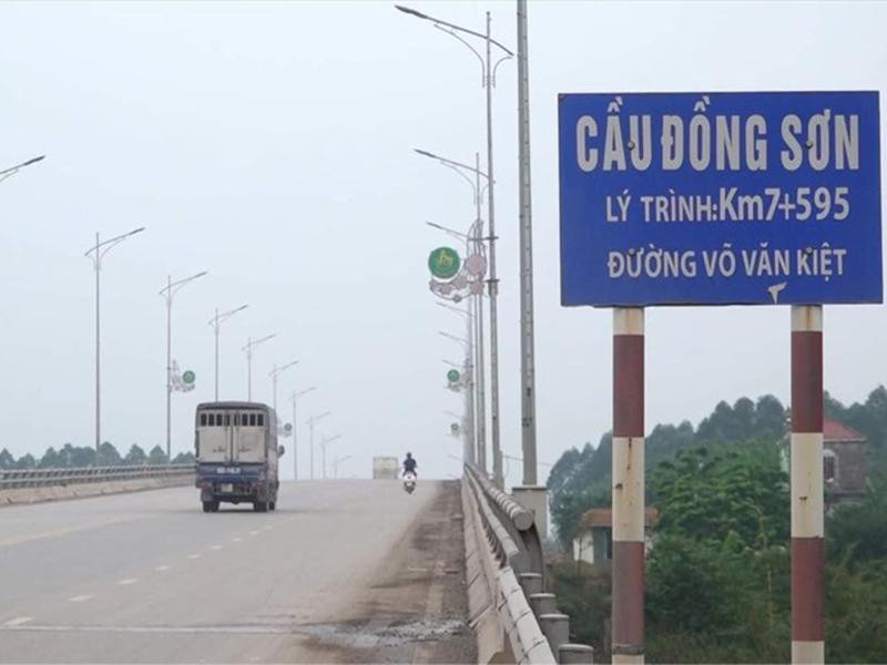 Thanh tra Chính phủ từng chỉ ra hàng loạt sai phạm tại dự án cầu Đông Sơn do Công ty TNHH Tân Thịnh thực hiện Thanh tra Chính phủ từng chỉ ra hàng loạt sai phạm tại dự án cầu Đông Sơn do Công ty TNHH Tân Thịnh thực hiện