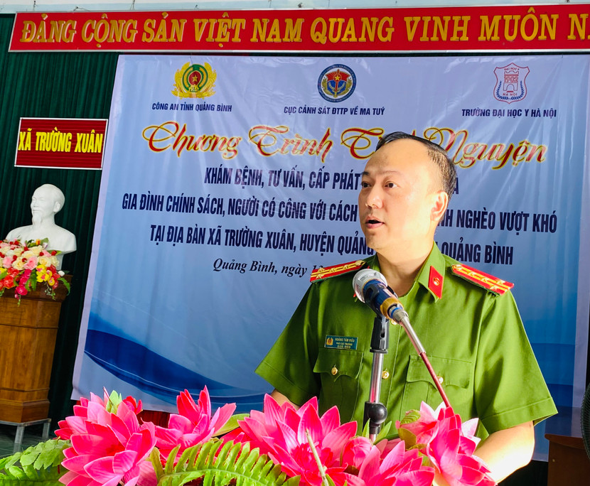 Đại tá Hoàng Tâm Hiếu, Phó Cục trưởng Cục Cảnh sát điều tra tội phạm về ma túy phát biểu tại buổi lễ