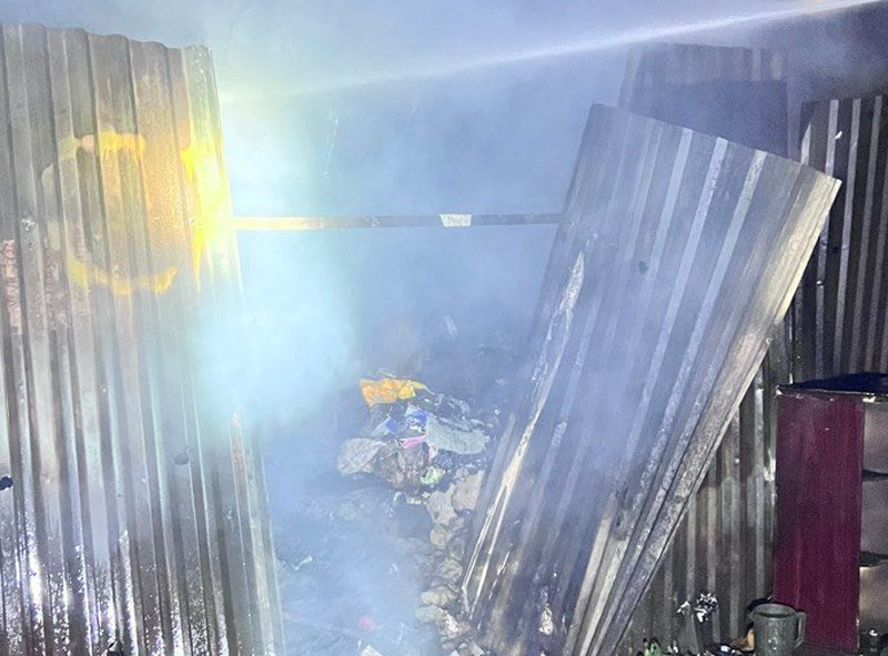 Xử lý nhanh vụ cháy bãi rác, ngăn cháy lan trong đêm Xử lý nhanh vụ cháy bãi rác, ngăn cháy lan trong đêm