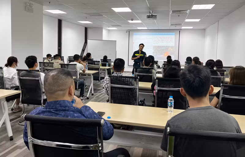 CAQ Tây Hồ tuyên truyền, tập huấn và trang bị kỹ năng PCCC, cấp giấy chứng nhận PCCC cho 40 cư dân