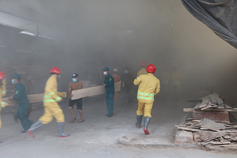 Các lực lượng tham gia diễn tập phương án chữa cháy giả định tại xã Liệp Tuyết Các lực lượng tham gia diễn tập phương án chữa cháy giả định tại xã Liệp Tuyết