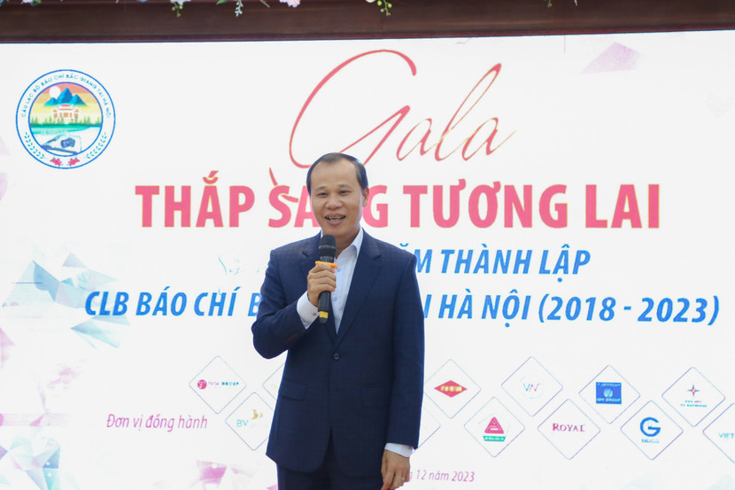 Đồng chí Mai Sơn - Phó Chủ tịch Thường trực UBND tỉnh Bắc Giang, phát biểu chúc mừng CLB Báo chí Bắc Giang tại Hà Nội