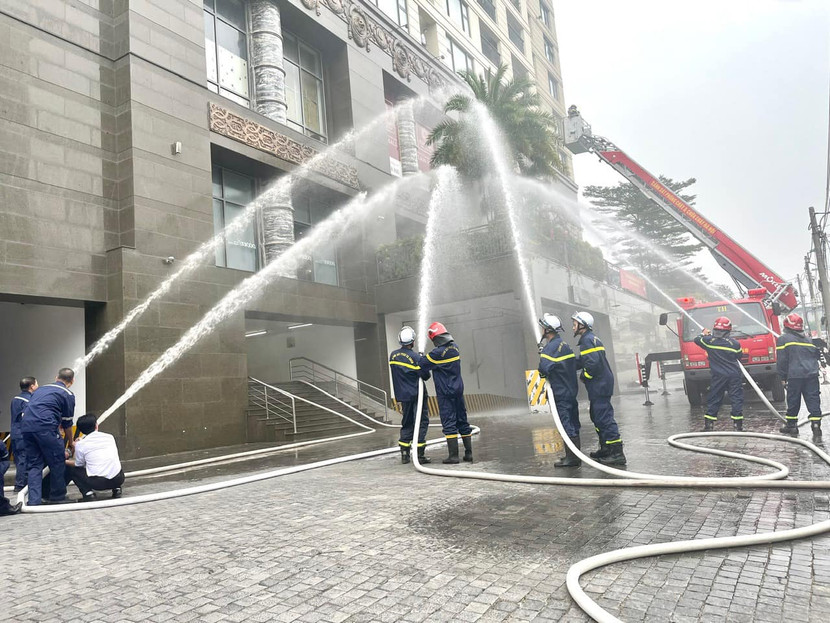 Các lực lượng huy động diễn tập phương án chữa cháy tìm kiếm cứu nạn Các lực lượng huy động diễn tập phương án chữa cháy tìm kiếm cứu nạn