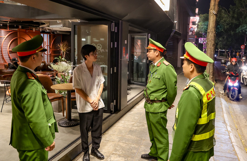 CAQ Tây Hồ tuyên truyền chủ cơ sở kinh doanh chấp hành quy định về TTĐT, TTATGT