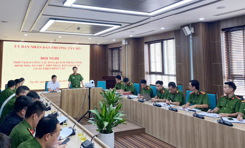 Trung tá Vũ Đức Hưng - Phó Trưởng Phòng Cảnh sát PCCC&amp;CNCH phát biểu tại hội nghị