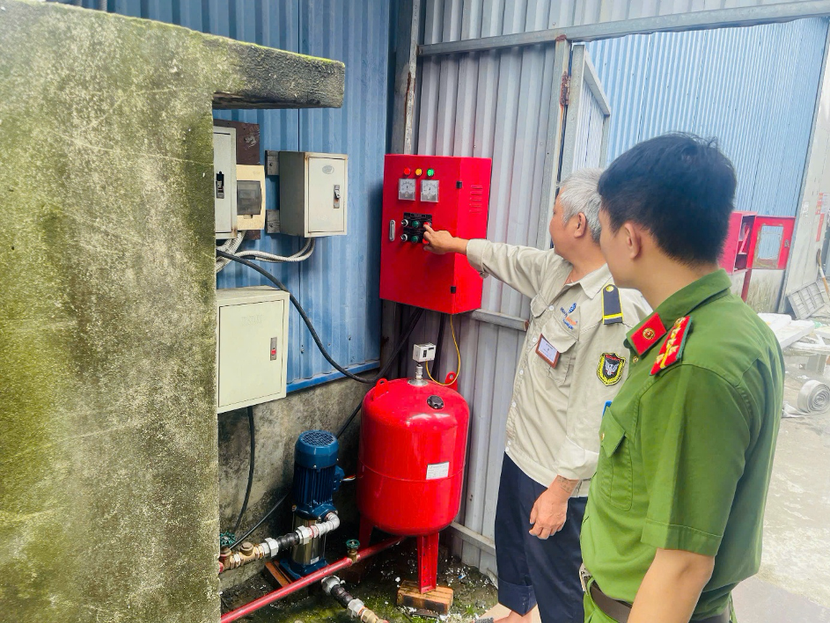 Cảnh sát PCCC và CNCH kiểm tra công tác vận hành các trang thiết bị phương tiện PCCC&CNCH tại cơ sở Cảnh sát PCCC và CNCH kiểm tra công tác vận hành các trang thiết bị phương tiện PCCC&CNCH tại cơ sở