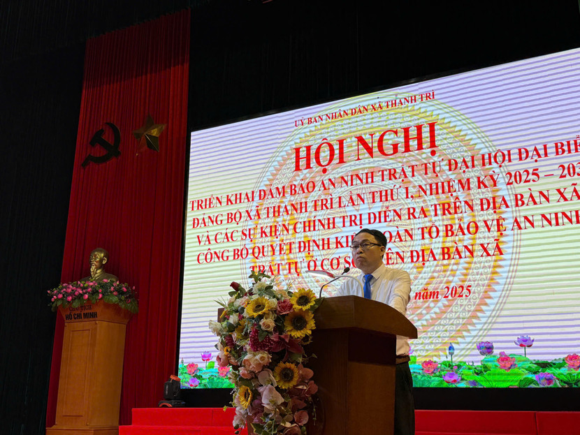 Ông Lã Văn Huy - Phó Bí thư Đảng ủy, Chủ tịch UBND xã Thanh Trì ghi nhận và biểu dương tinh thần chủ động, sự đoàn kết, sáng tạo của Đảng ủy, Ban Chỉ huy Công an xã Thanh Trì Ông Lã Văn Huy - Phó Bí thư Đảng ủy, Chủ tịch UBND xã Thanh Trì ghi nhận và biểu dương tinh thần chủ động, sự đoàn kết, sáng tạo của Đảng ủy, Ban Chỉ huy Công an xã Thanh Trì