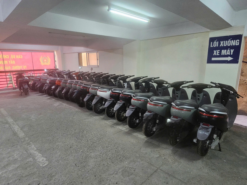Cơ quan công an thu giữ số lượng lớn xe máy điện giả nhãn hiệu Cơ quan công an thu giữ số lượng lớn xe máy điện giả nhãn hiệu