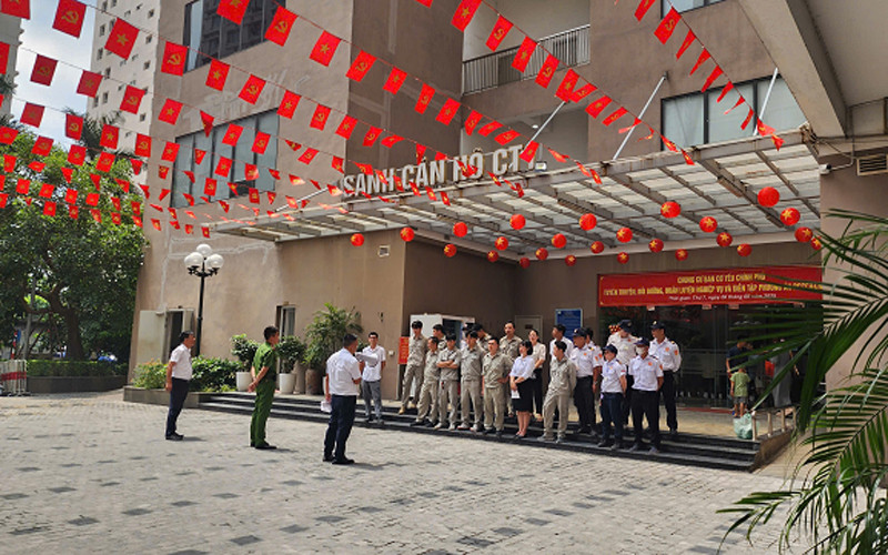 Các lực lượng tập trung có mặt trước khi triển khai diễn tập phương án theo kế hoạch