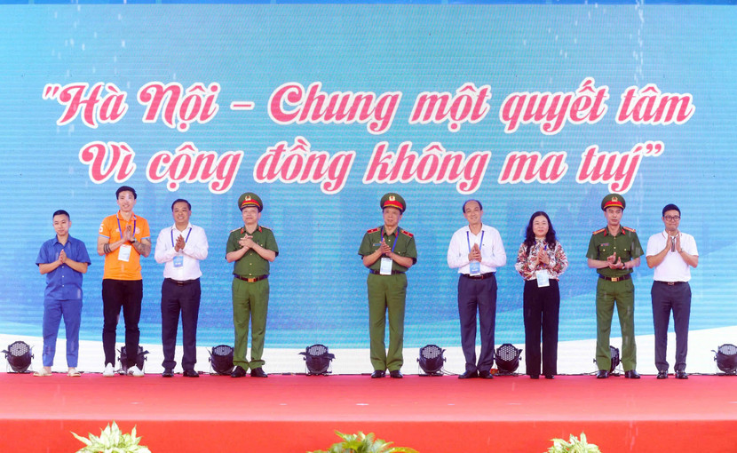 Các đại biểu phát động hưởng ứng Tháng hành động phòng, chống ma túy năm 2025 với chủ đề &quot;Hà Nội - Chung một quyết tâm vì cộng đồng không ma túy&quot;