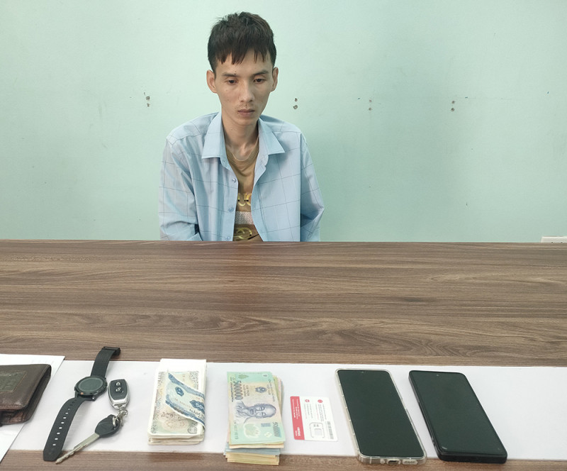 Đối tượng và tang vật vụ án Đối tượng và tang vật vụ án