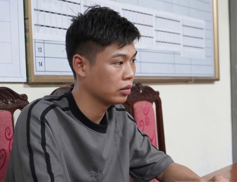 Đối tượng Hoàng Văn Khởi tại cơ quan Công an Đối tượng Hoàng Văn Khởi tại cơ quan Công an