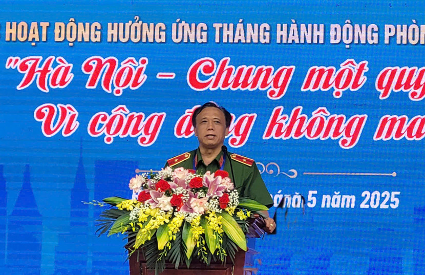 Thiếu tướng Nguyễn Đức Thính phát biểu tại buổi lễ