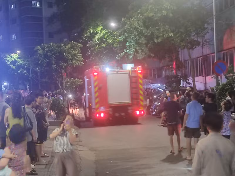 Lực lượng chức năng đến hiện trường Lực lượng chức năng đến hiện trường