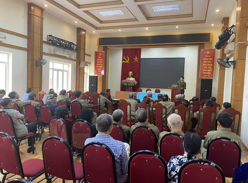 Cảnh sát PCCC&amp;CNCH - CAQ Tây Hồ tuyên truyền, trang bị kỹ năng cho lực lượng chữa cháy cơ sở