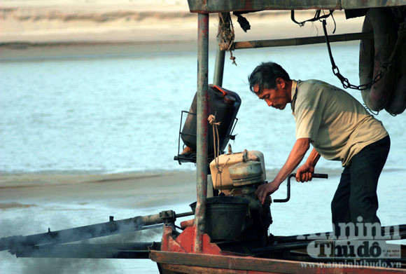 Rút ngắn đường đi, sá chi nguy hiểm ảnh 2