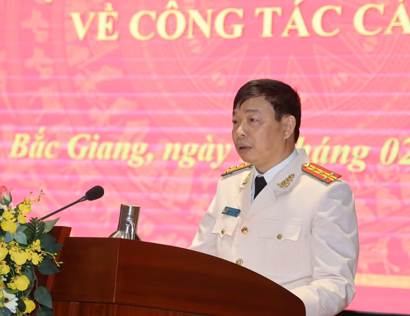 Đại tá Nguyễn Quang Vinh - tân Giám đốc Công an tỉnh Bắc Giang phát biểu nhận nhiệm vụ