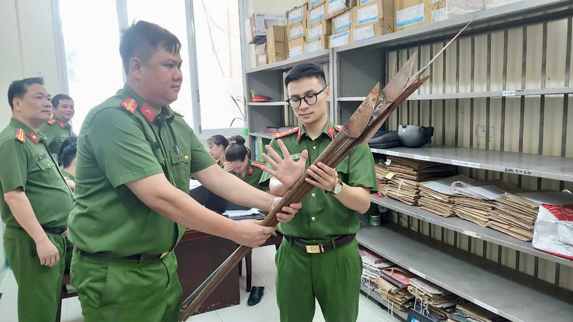 CAQ Tây Hồ tích cực tuyên truyền thu hồi vũ khí, vật liệu nổ, công cụ hỗ trợ