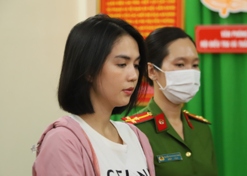 Cơ quan Cảnh sát điều tra Công an TP.Hồ Chí Minh tống đạt quyết định bắt tạm giam đối với Trần Thị Ngọc Trinh Cơ quan Cảnh sát điều tra Công an TP.Hồ Chí Minh tống đạt quyết định bắt tạm giam đối với Trần Thị Ngọc Trinh