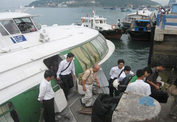 Đình chỉ tàu cánh ngầm xảy ra sự cố, làm cả trăm hành khách hoảng loạn ảnh 1