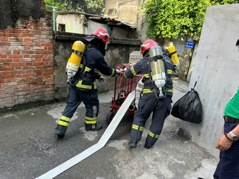Lực lượng Cảnh sát Phòng cháy chữa cháy và cứu nạn cứu hộ điều động phương tiện diễn tập phương án