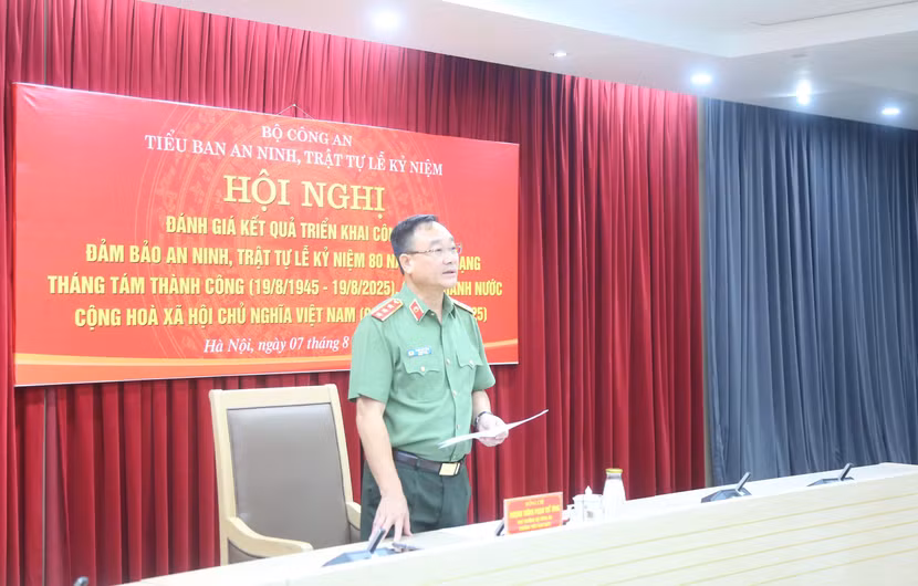 Thượng tướng Phạm Thế Tùng, Thứ trưởng Bộ Công an phát biểu chỉ đạo tại Hội nghị