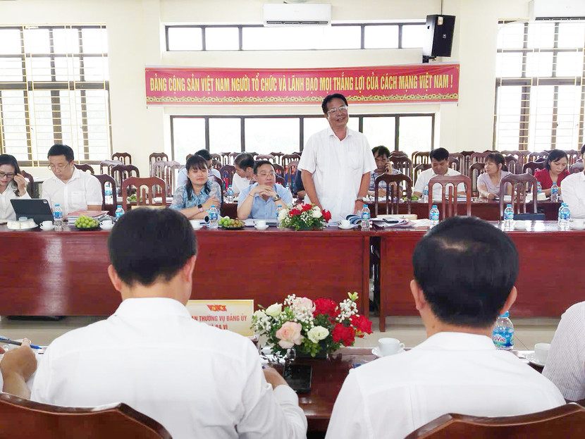 Đồng chí Nguyễn Hữu Hùng, đại diện phòng chức năng của Thành ủy phát biểu tại chương trình