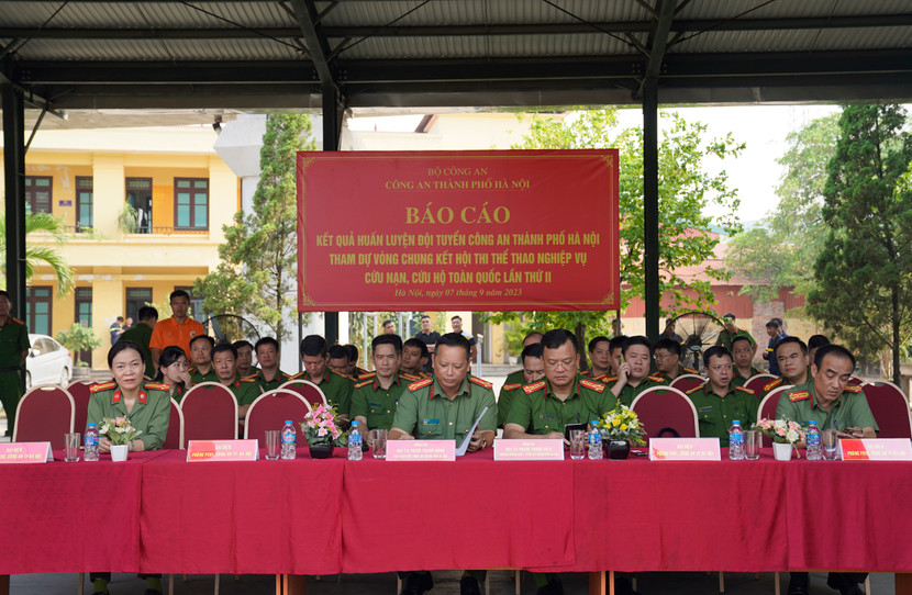 Các đại biểu tại buổi kiểm tra, báo cáo kết quả công tác huấn luyện đội tuyển tham dự Chung kết Hội thi thể thao nghiệp vụ CNCH toàn quốc lần thứ II Các đại biểu tại buổi kiểm tra, báo cáo kết quả công tác huấn luyện đội tuyển tham dự Chung kết Hội thi thể thao nghiệp vụ CNCH toàn quốc lần thứ II