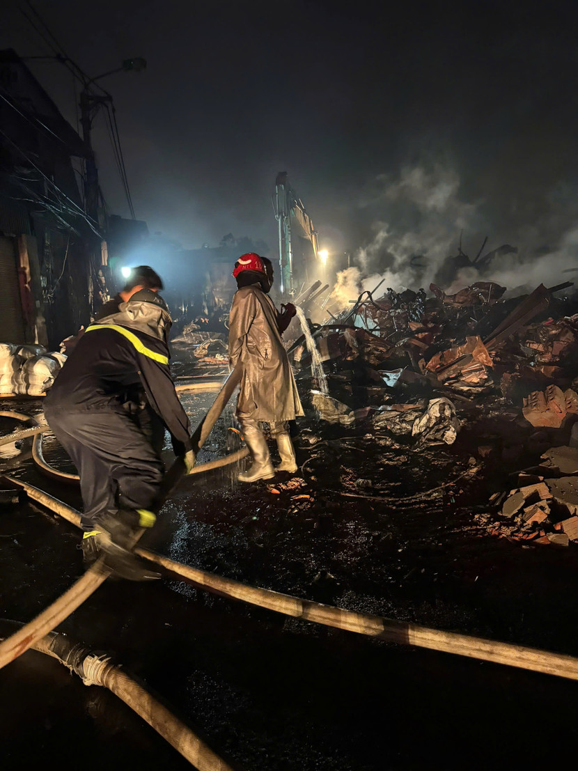 Vụ hỏa hoạn xảy ra tại kho xưởng ở phường Tây Mỗ, quận Nam Từ Liêm Vụ hỏa hoạn xảy ra tại kho xưởng ở phường Tây Mỗ, quận Nam Từ Liêm