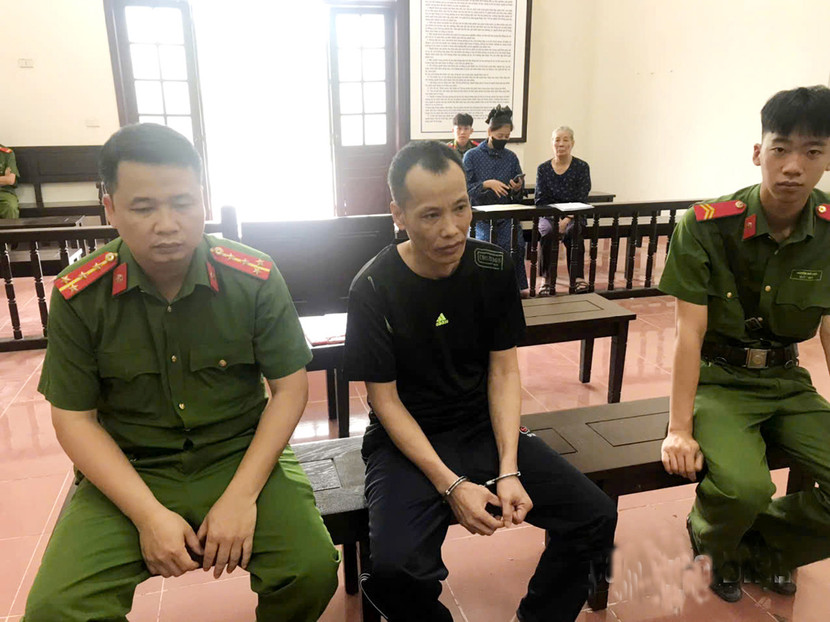 Bị cáo Hòa tại phiên tòa xét xử Bị cáo Hòa tại phiên tòa xét xử