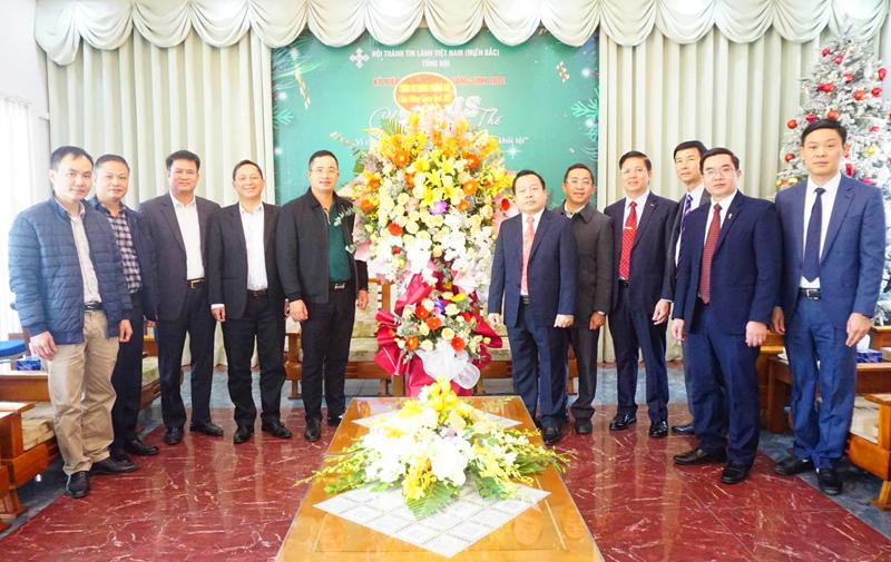 Đại tá Nguyễn Thành Long, Phó Giám đốc CATP Hà Nội cùng đại diện phòng chức năng CATP chúc mừng Hội Thánh Tin lành Việt Nam (miền Bắc) nhân dịp lễ Noel 2022 Đại tá Nguyễn Thành Long, Phó Giám đốc CATP Hà Nội cùng đại diện phòng chức năng CATP chúc mừng Hội Thánh Tin lành Việt Nam (miền Bắc) nhân dịp lễ Noel 2022